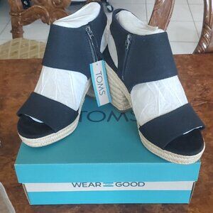TOMS Black and White Wedge Sandals
